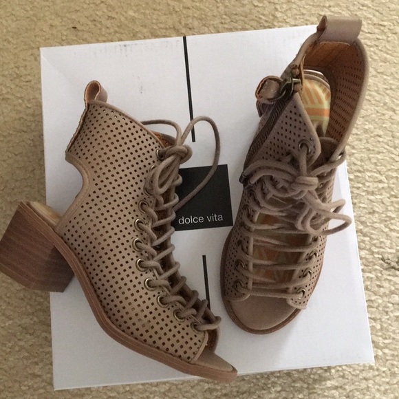 NEW Girls Dolce Vita Luna Peep Toe Bootie Sandal - Picture 4 of 6